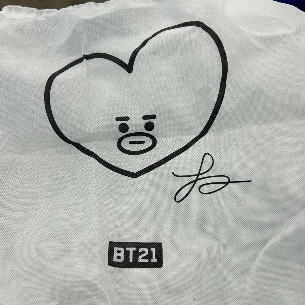 BT21 White Drawstring Bag